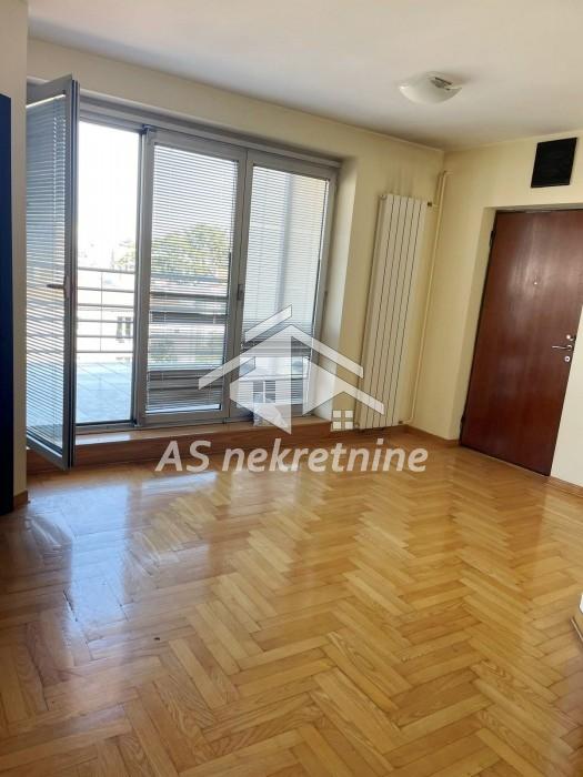 Stan Izdavanje Beograd Kalenić Pijaca 207 m2