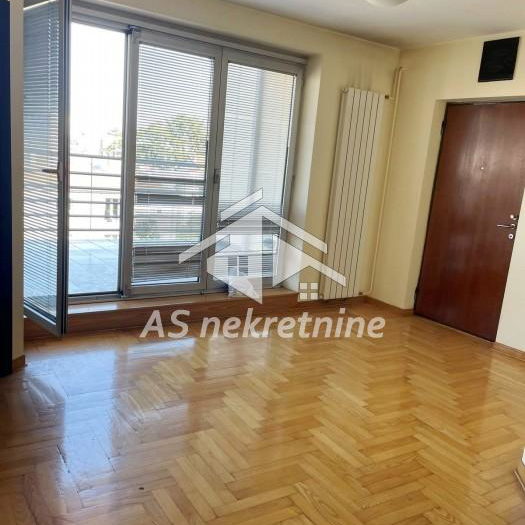 Stan Izdavanje Beograd Kalenić Pijaca 207 m2