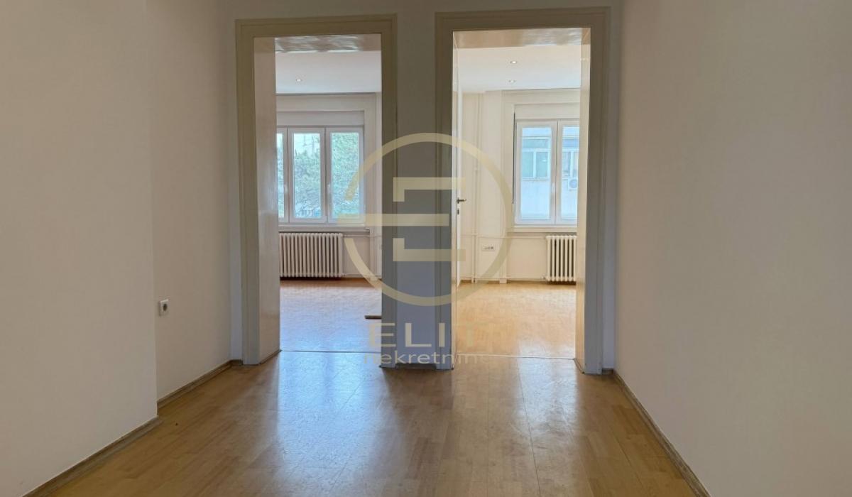 izdavanje-kuca-2mbDcV2TAu Četvorosoban stan na prodaju, Centar, Novi Sad, 112m², 295.000 €