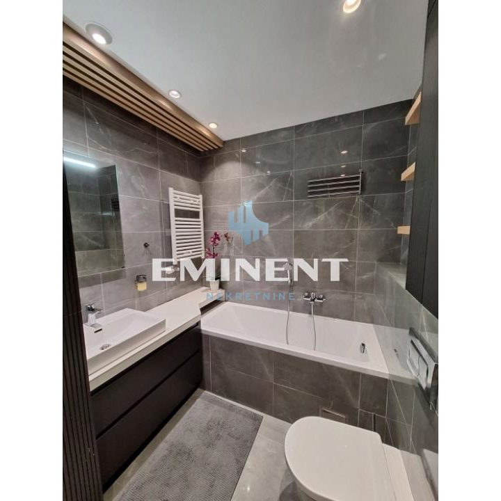 Trosoban stan na prodaju, Blok 65, Beograd, 75m², 370.000 €