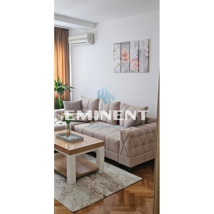 Stan Izdavanje Beograd Kalenić Pijaca 60 m2