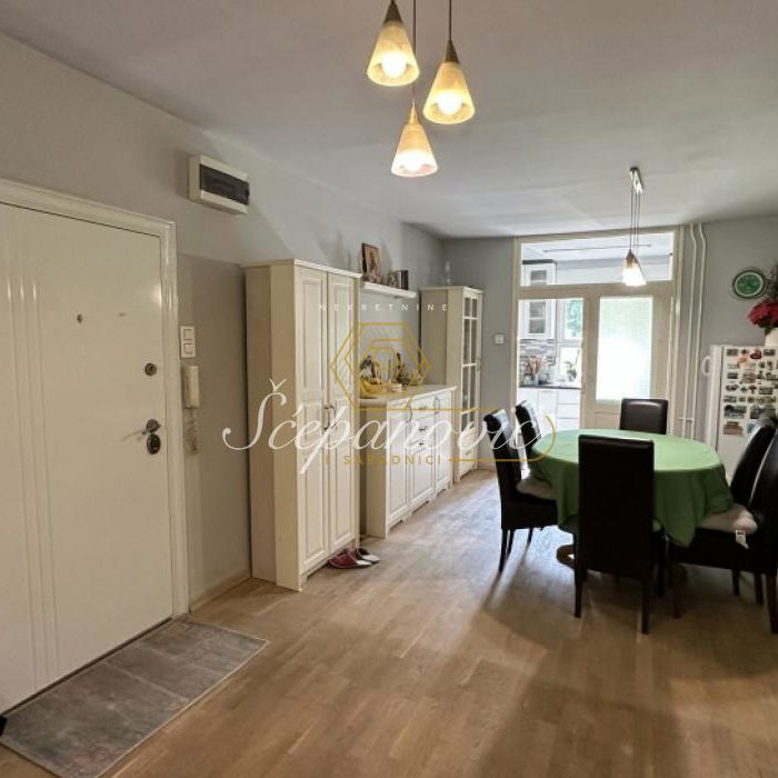 Stan Prodaja Novi Sad  75 m2