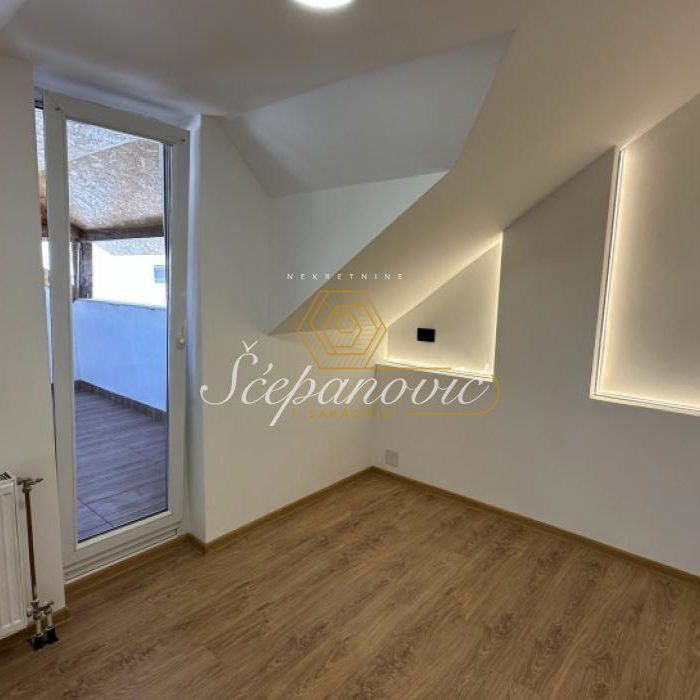 Trosoban stan na prodaju, Bulevar Patrijarha Pavla, Novi Sad, 60m², 135.000 €