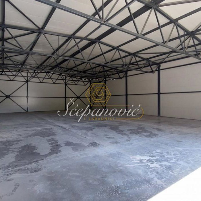 Lokal Izdavanje Novi Sad  398 m2