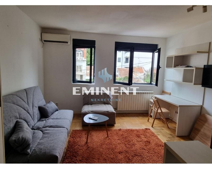 Jednosoban stan za izdavanje, Dimitrija Tucovića, Beograd, 30m², 500 €/mes