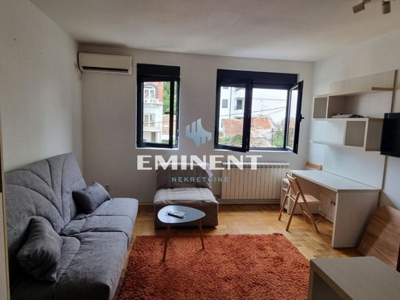 Stan Izdavanje Beograd Dimitrija Tucovića 30 m2