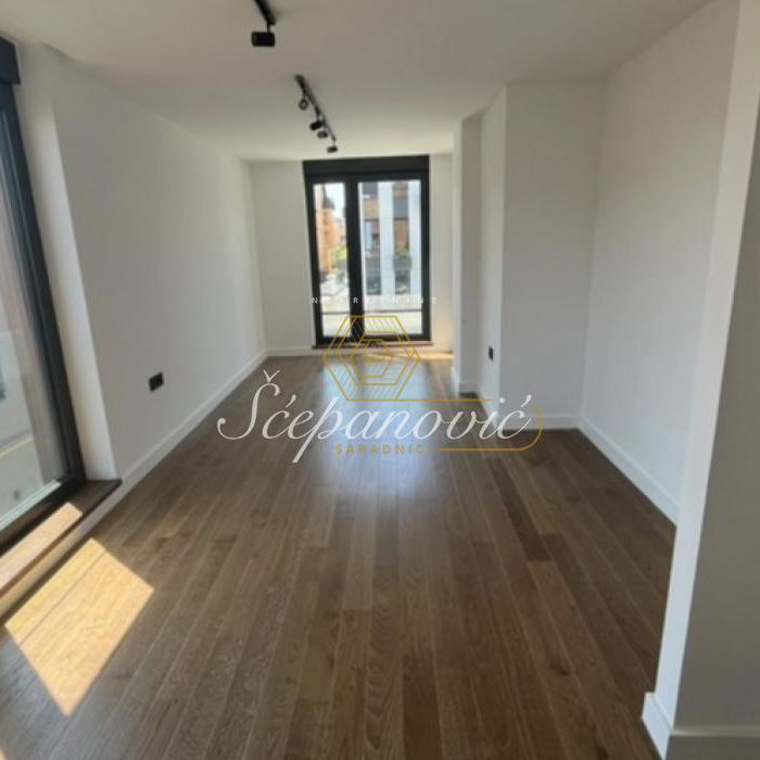 Stan Prodaja Novi Sad  368 m2