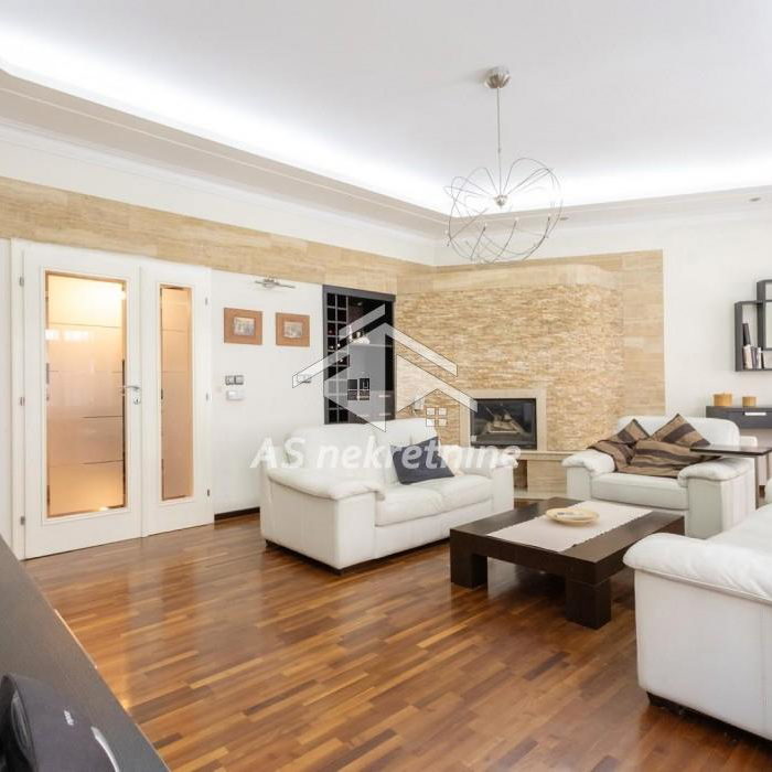 Stan Izdavanje Beograd Obilićev Venac 140 m2