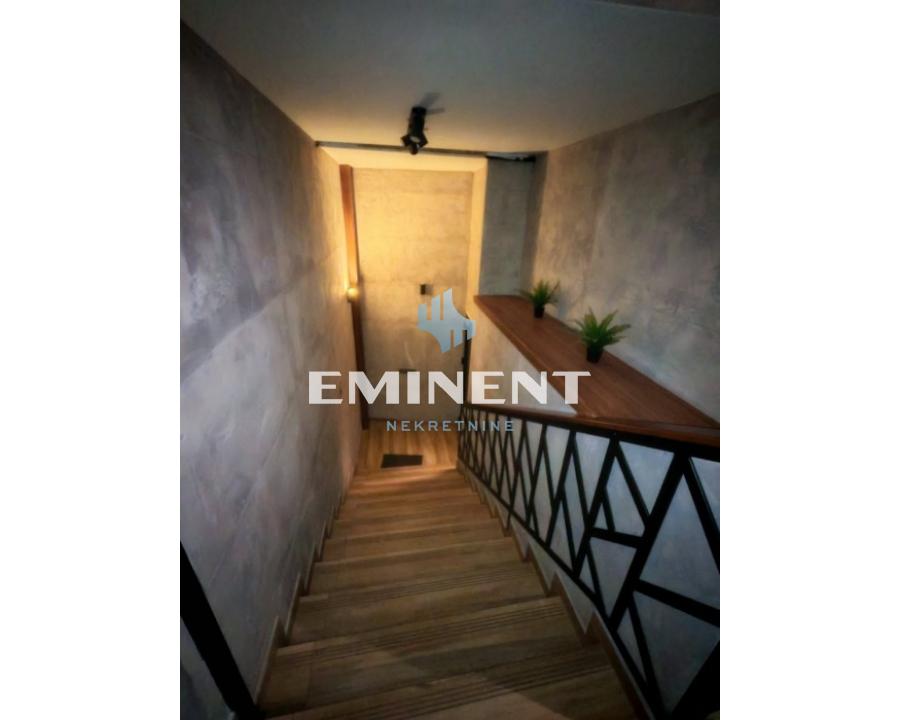 izdavanje-kuca-IntbpurG7I Višesoban stan na prodaju, Centar, Kopaonik, 221m², 960.000 €