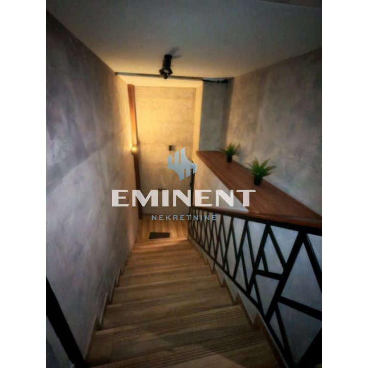 Višesoban stan na prodaju, Centar, Kopaonik, 221m², 960.000 €