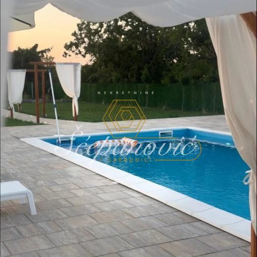 Kuća na prodaju, Čortanovci, Inđija, 2144m², 250.000 €