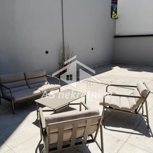 Trosoban stan za izdavanje, Crveni Krst Vračar, Beograd, 125m², 2.000 €/mes