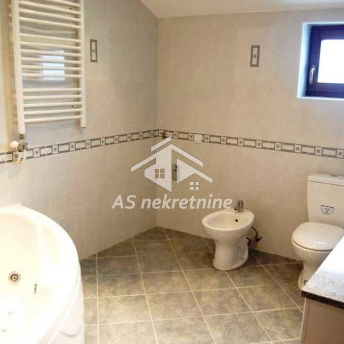 Višesoban stan za izdavanje, Dedinje, Beograd, 250m², 2.200 €/mes