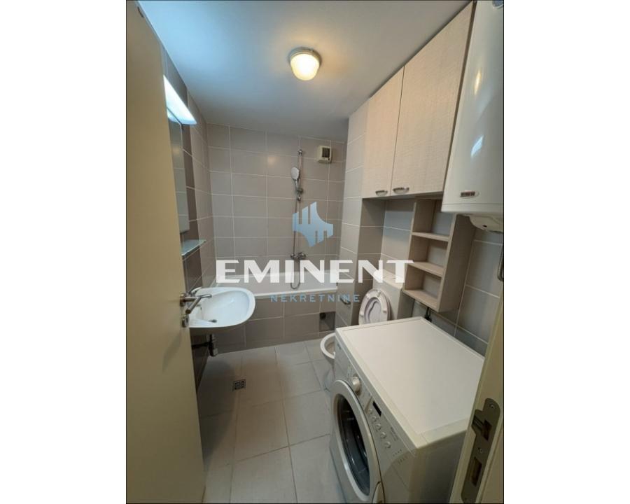Stan Izdavanje Beograd Blok 72 42 m2