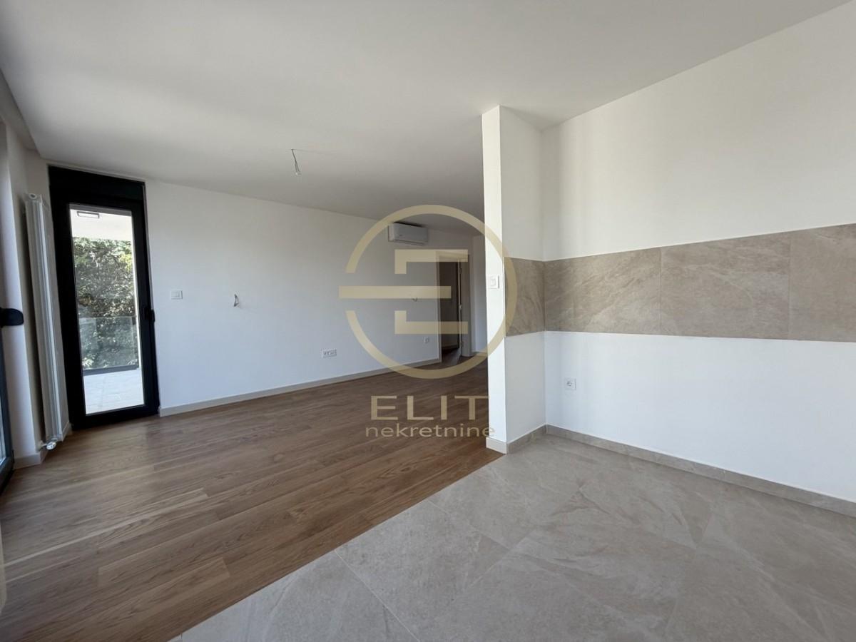 Stan Prodaja Novi Sad  81 m2