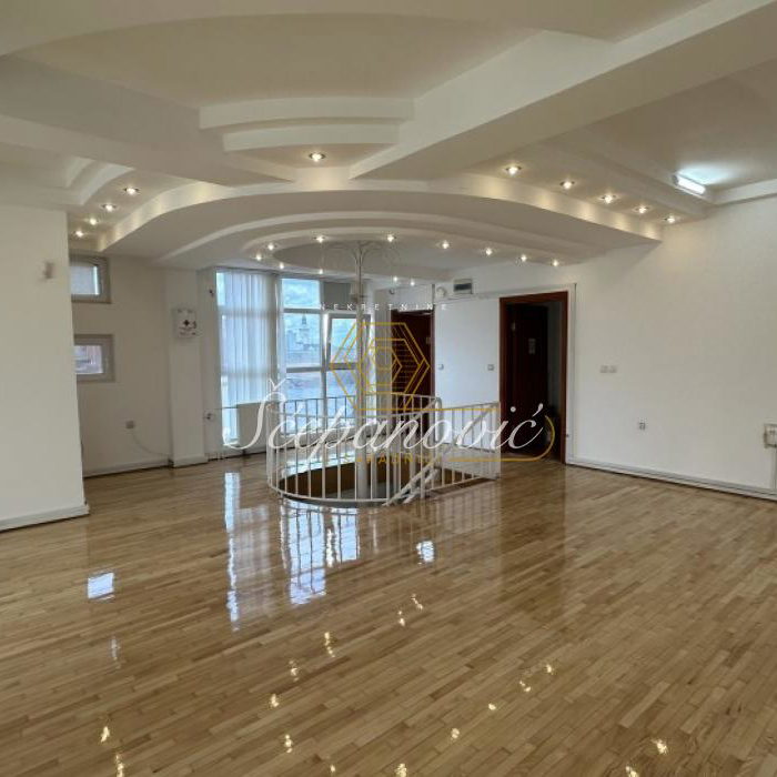 Stan Prodaja Novi Sad  238 m2