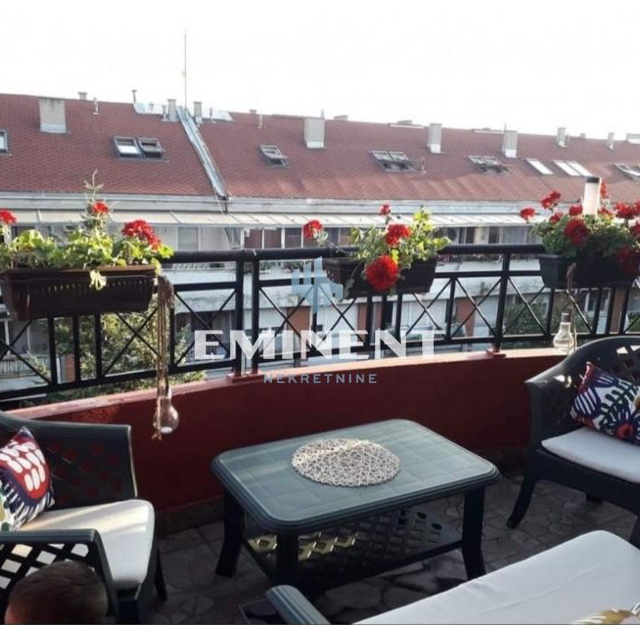 Trosoban stan na prodaju, Učiteljsko Naselje, Beograd, 133m², 299.000 €