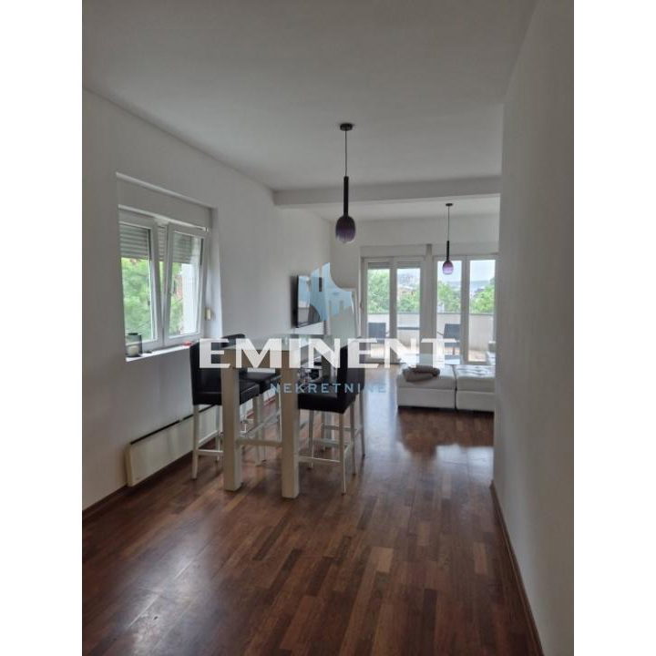 Stan Izdavanje Beograd Kluz 90 m2