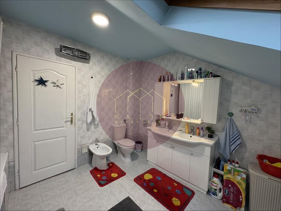 Petosoban stan na prodaju, Banovo Brdo, Beograd, 140m², 367.000 €