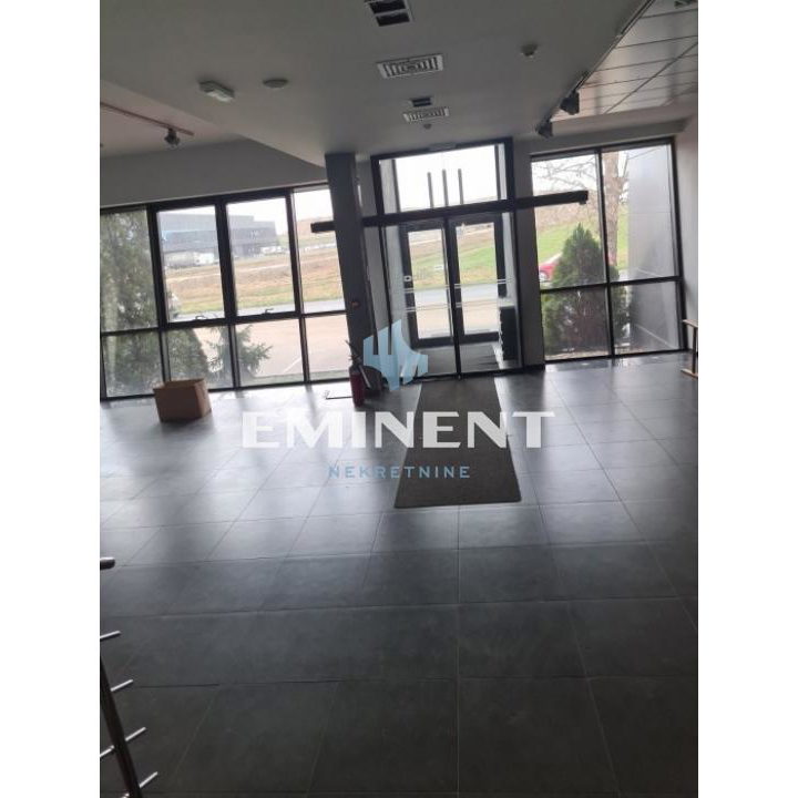 Lokal Izdavanje Beograd Zemun Polje 2776 m2