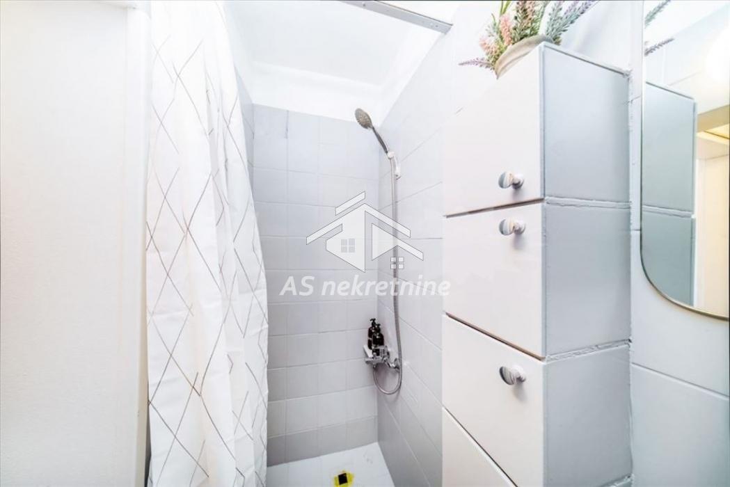 izdavanje-kuca-beograd-5FQyTmJMrb Trosoban stan za izdavanje, Skadarlija, Beograd, 50m², 850 €/mes
