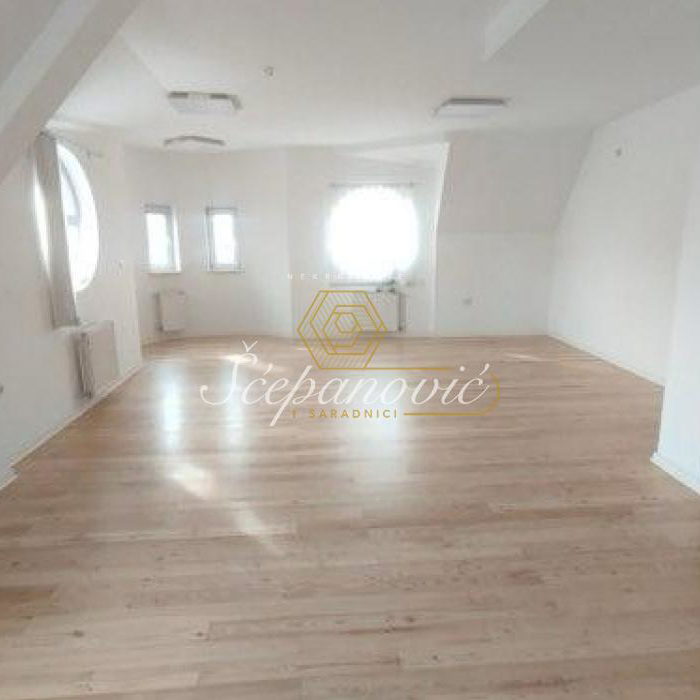 Stan Izdavanje Novi Sad  136 m2