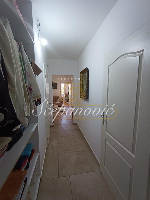 Trosoban stan na prodaju, Futoška, Novi Sad, 52m², 121.500 €