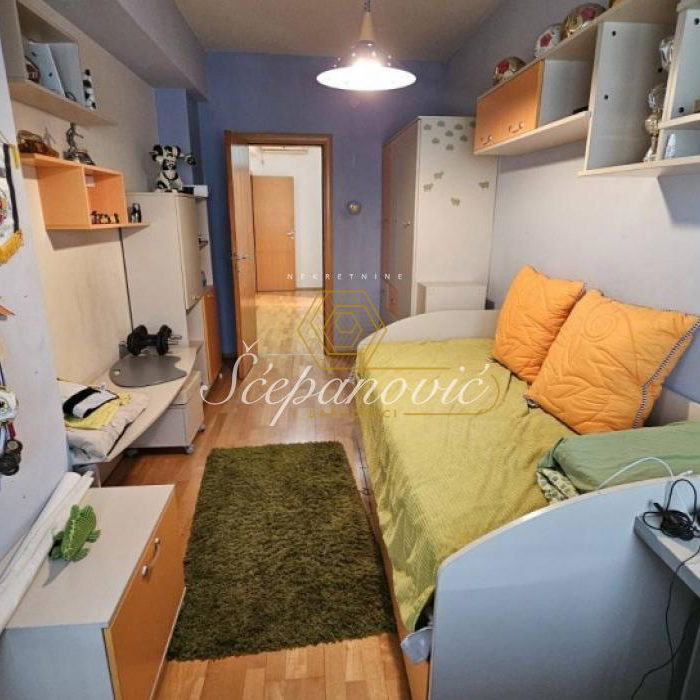 Četvorosoban stan na prodaju, Bulevar Oslobođenja, Novi Sad, 134m², 299.000 €