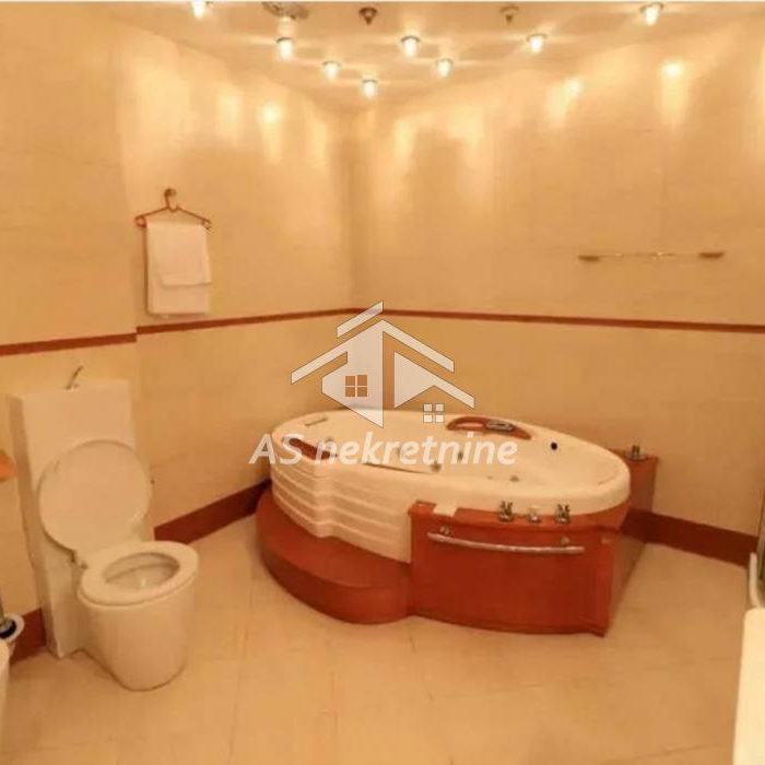 Četvorosoban stan za izdavanje, 27. Marta, Beograd, 222m², 2.200 €/mes