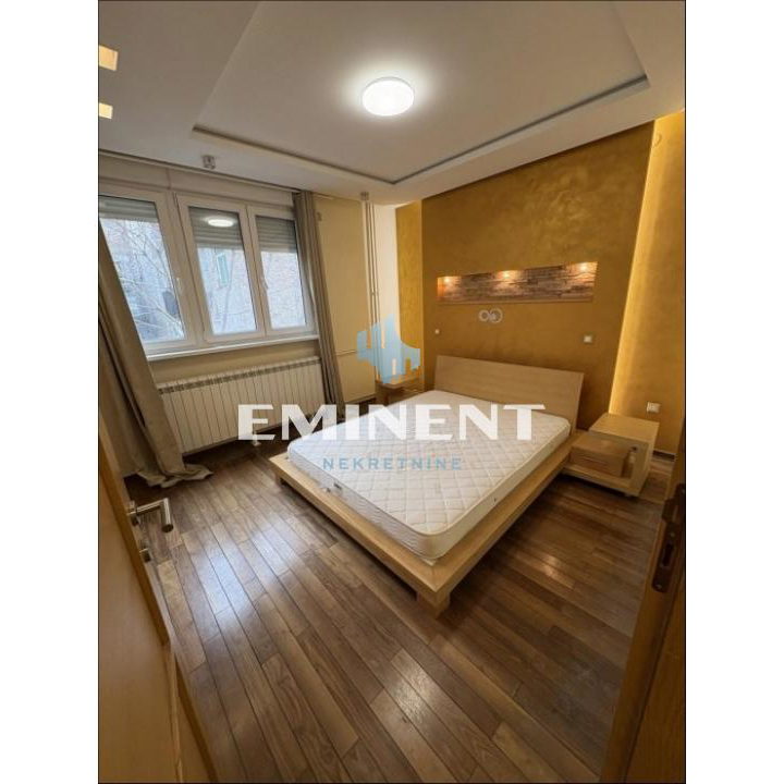Dvosoban stan za izdavanje, Kalenić Pijaca, Beograd, 64m², 850 €/mes