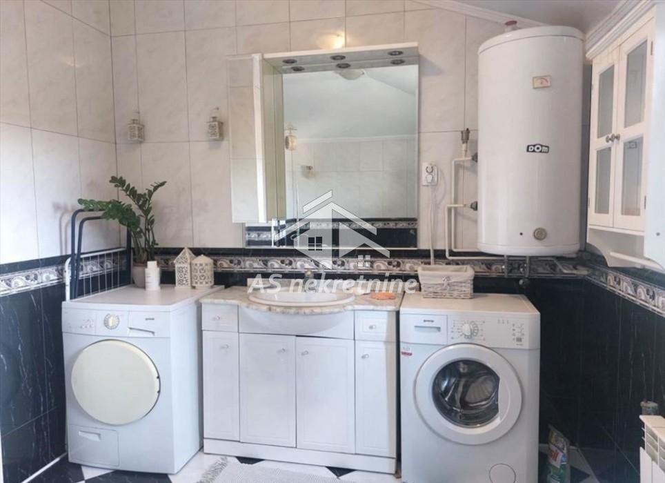 izdavanje-kuca-beograd-BYBNrxRORR Četvorosoban stan na prodaju, Dedinje, Beograd, 140m², 520.000 €