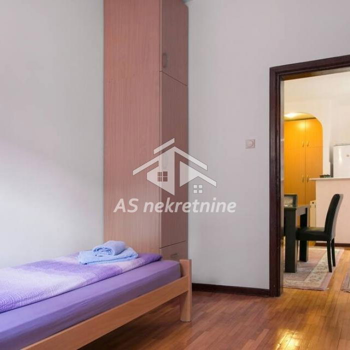 Stan Izdavanje Beograd Đeram Pijaca 46 m2