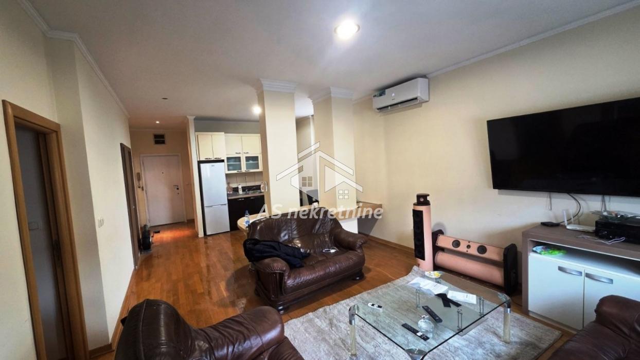 Trosoban stan za izdavanje, Skupština, Beograd, 65m², 900 €/mes