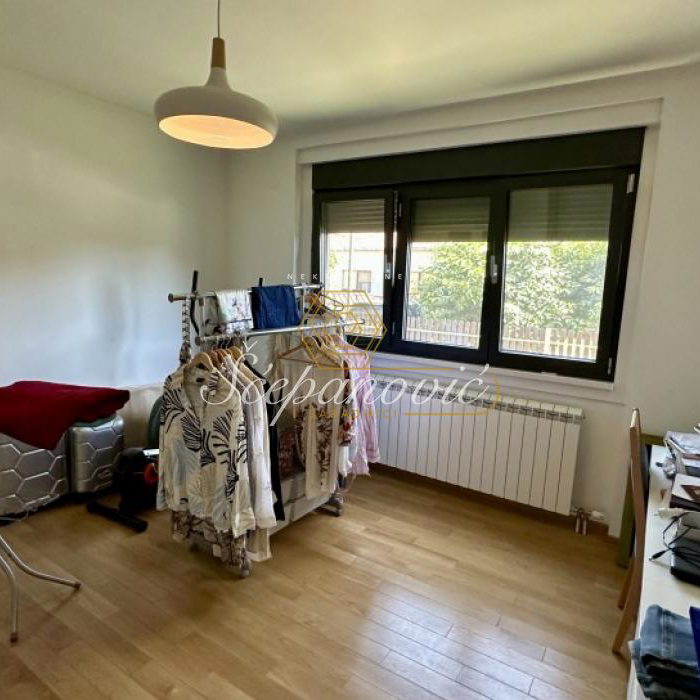 Kuća na prodaju, Blok B, Sremska Mitrovica, 135m², 170.000 €