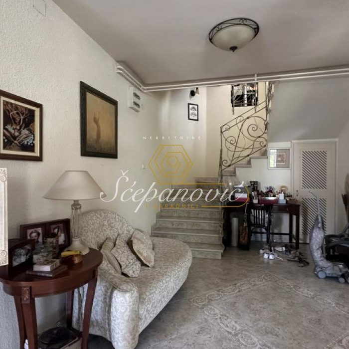 Kuća Izdavanje Novi Sad  93 m2