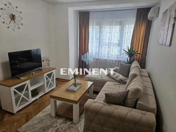 Stan Izdavanje Beograd Kalenić Pijaca 60 m2