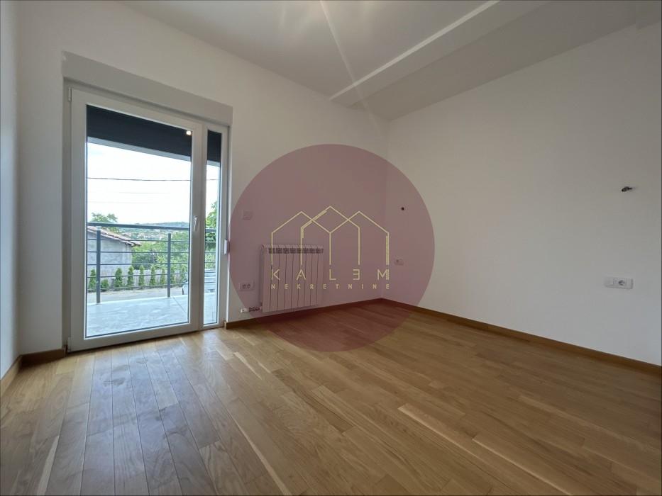 Trosoban stan na prodaju, Kaluđerica, Beograd, 95m², 161.750 €