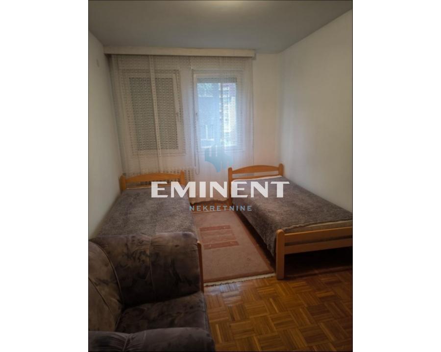 Trosoban stan za izdavanje, Žarkovo, Beograd, 85m², 650 €/mes