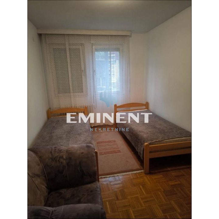 Trosoban stan za izdavanje, Žarkovo, Beograd, 85m², 650 €/mes