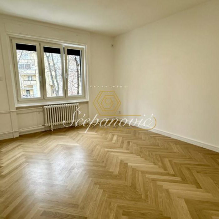Trosoban stan na prodaju, Centar, Novi Sad, 85m², 293.250 €