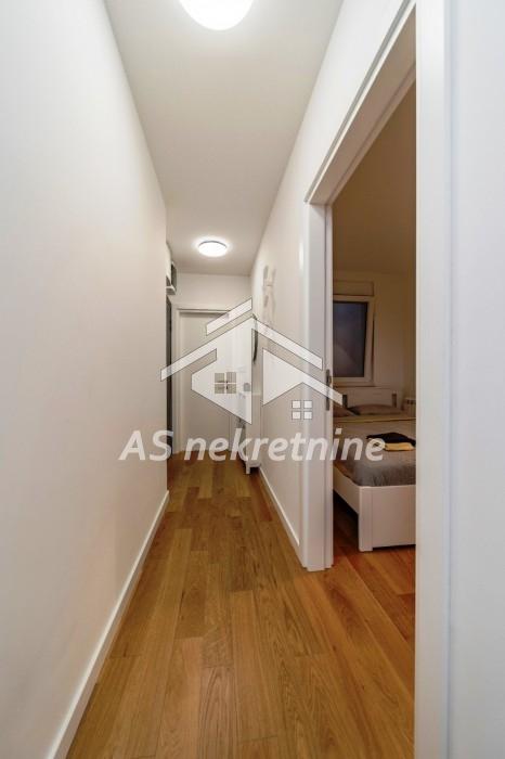 izdavanje-kuca-beograd-SuqALGVzM4 Dvosoban stan za izdavanje, Vukov Spomenik, Beograd, 40m², 800 €/mes