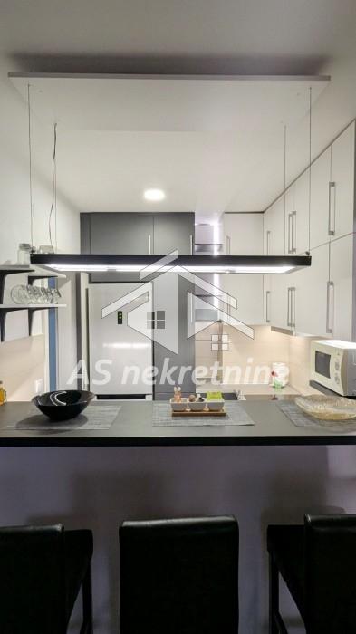 Trosoban stan za izdavanje, Blok 72, Beograd, 71m², 950 €/mes