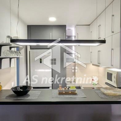 Trosoban stan za izdavanje, Blok 72, Beograd, 71m², 950 €/mes