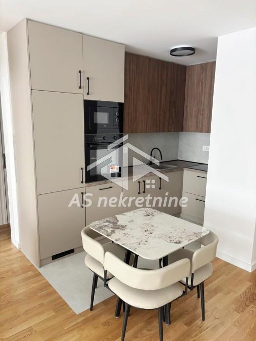 Stan Izdavanje Beograd Đeram Pijaca 53 m2
