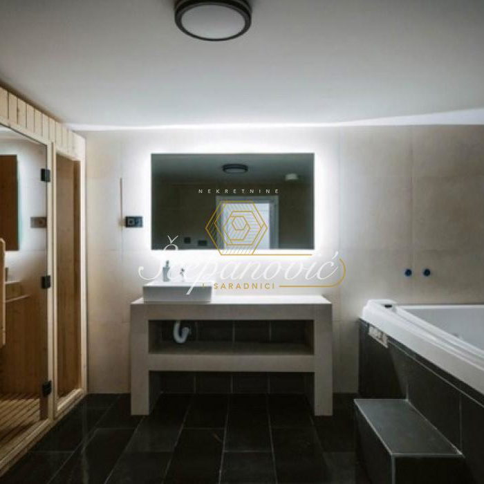 Lokal na prodaju, Golija, Zlatibor, 684m², 1.200.000 €