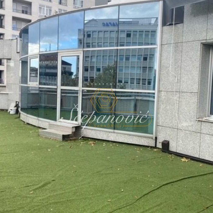 Lokal Izdavanje Novi Sad  240 m2