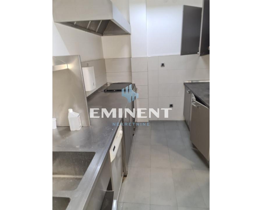 izdavanje-kuca-beograd-c6z9cc1SzQ Lokal za izdavanje, Zemun Polje, Beograd, 2776m², 19.000 €/mes