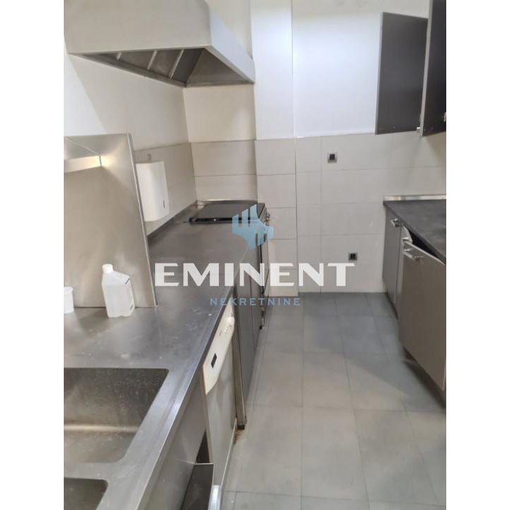 Lokal za izdavanje, Zemun Polje, Beograd, 2776m², 19.000 €/mes
