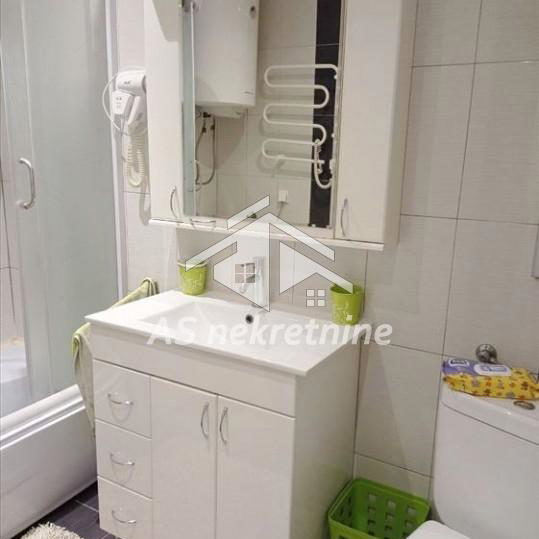 Trosoban stan na prodaju, Cvetkova Pijaca, Beograd, 133m², 279.000 €