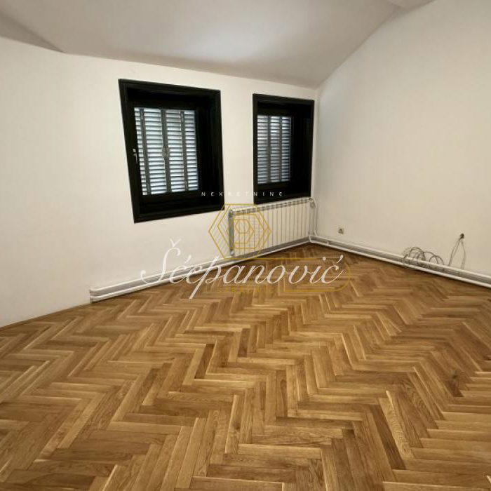 Kuća za izdavanje, Centar, Novi Sad, 281m², 2.000 €/mes